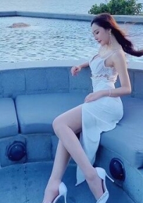[秀人模特系列]王馨瑶视频写真 白色长裙[mp4/294M]